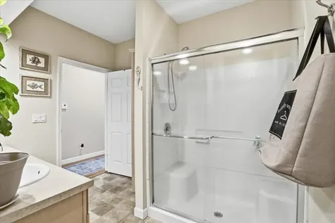 74 Old Stage Road Litchfield NH 03052