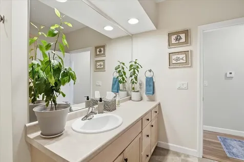 74 Old Stage Road Litchfield NH 03052