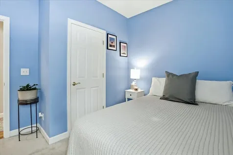 74 Old Stage Road Litchfield NH 03052