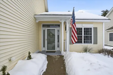 74 Old Stage Road Litchfield NH 03052