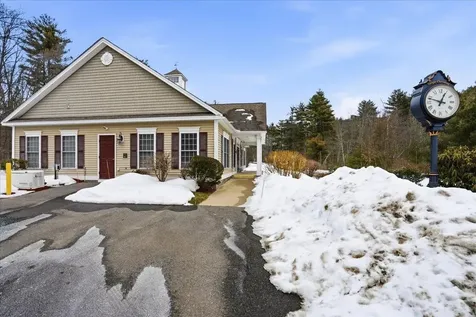 74 Old Stage Road Litchfield NH 03052