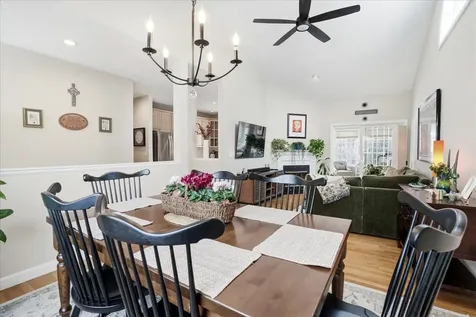 74 Old Stage Road Litchfield NH 03052