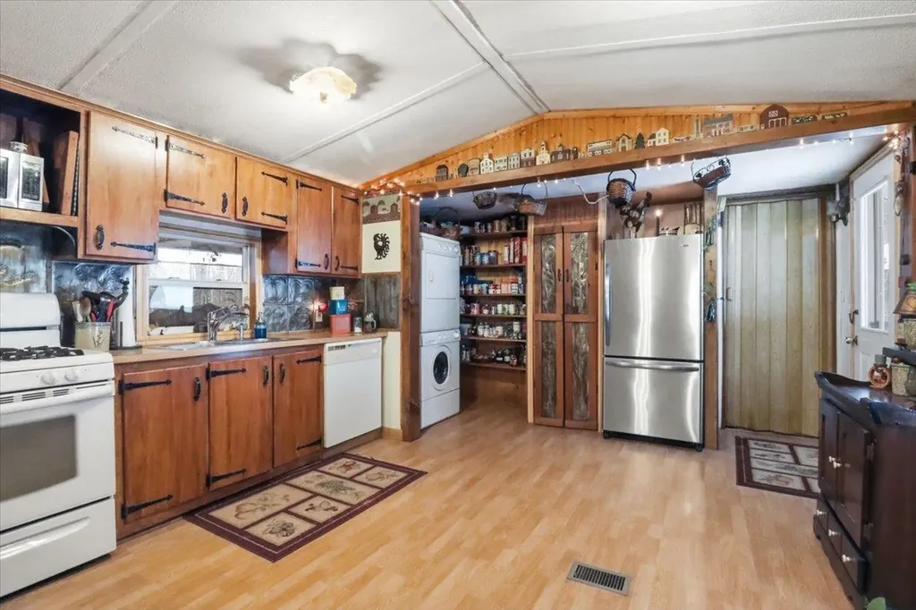 389 Buck Hill Road East Hinesburg VT 05461