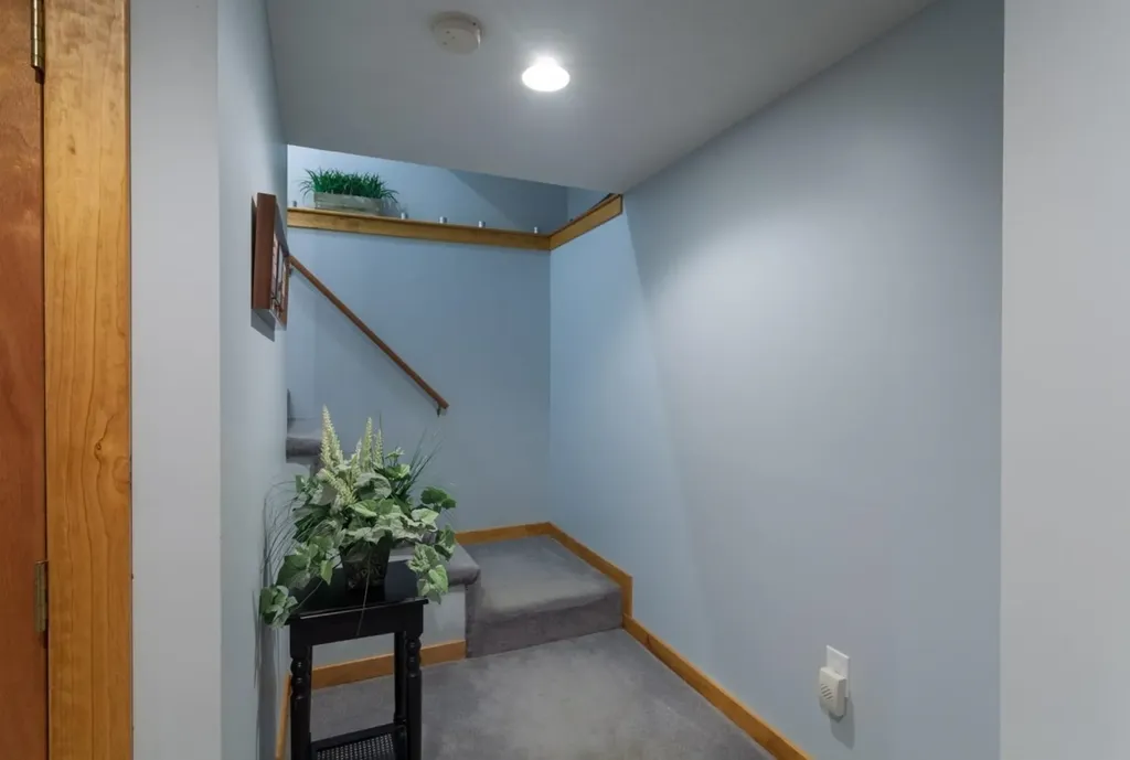 16 Cortland Road Milford NH 03055