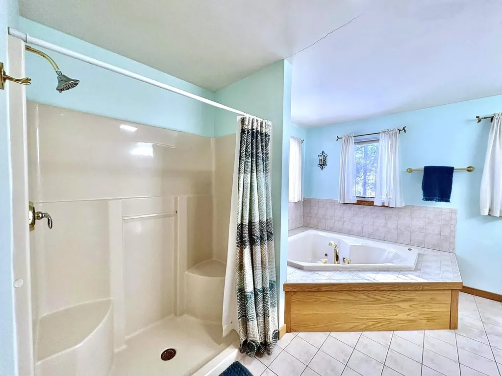 16 Cortland Road Milford NH 03055