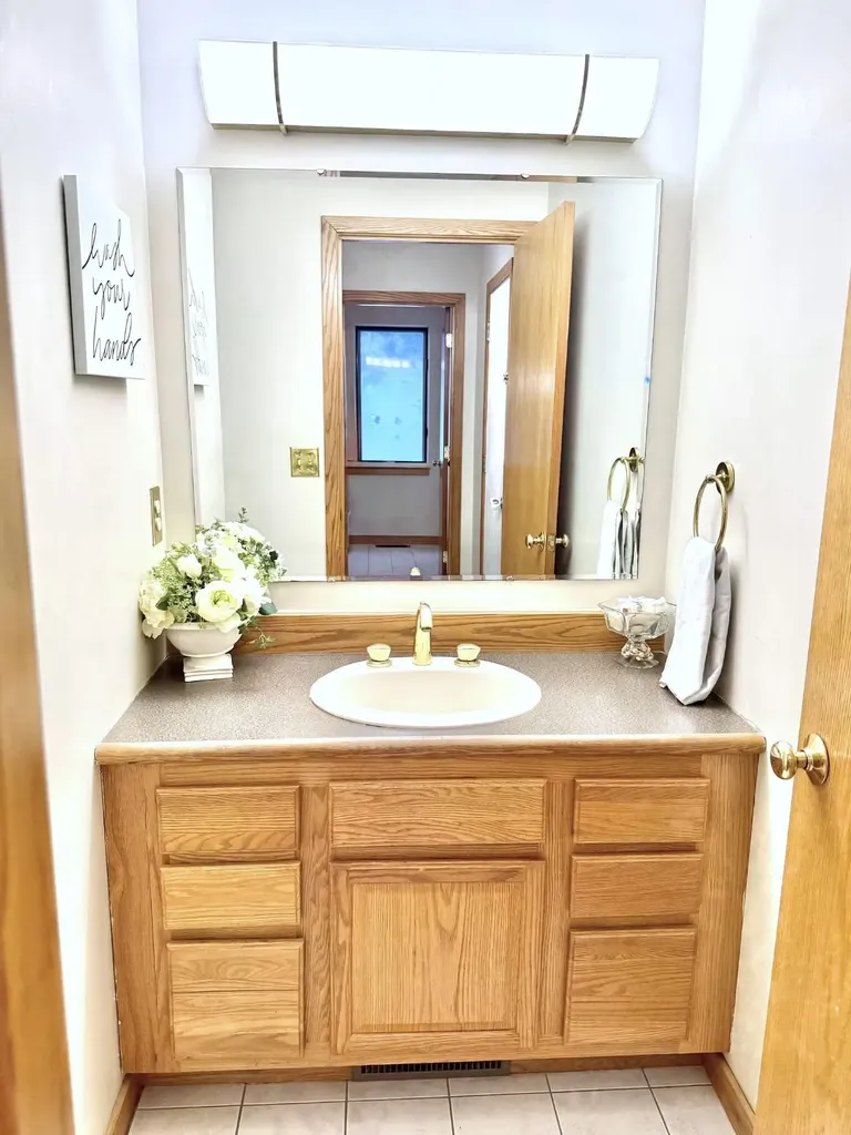 16 Cortland Road Milford NH 03055