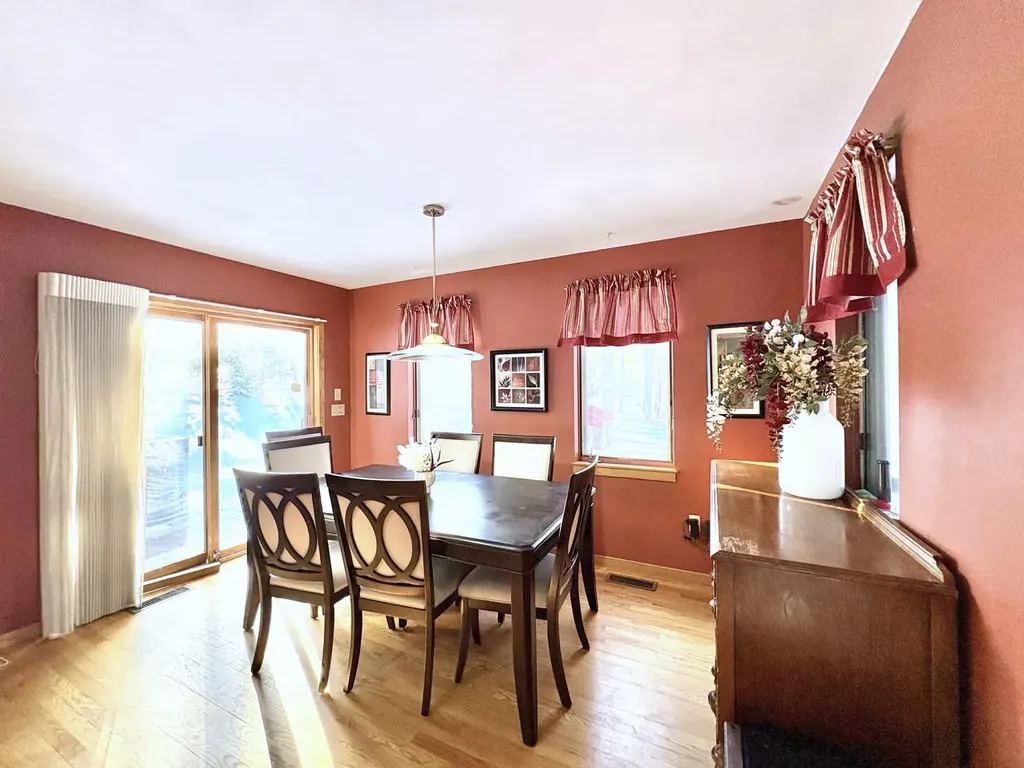 16 Cortland Road Milford NH 03055