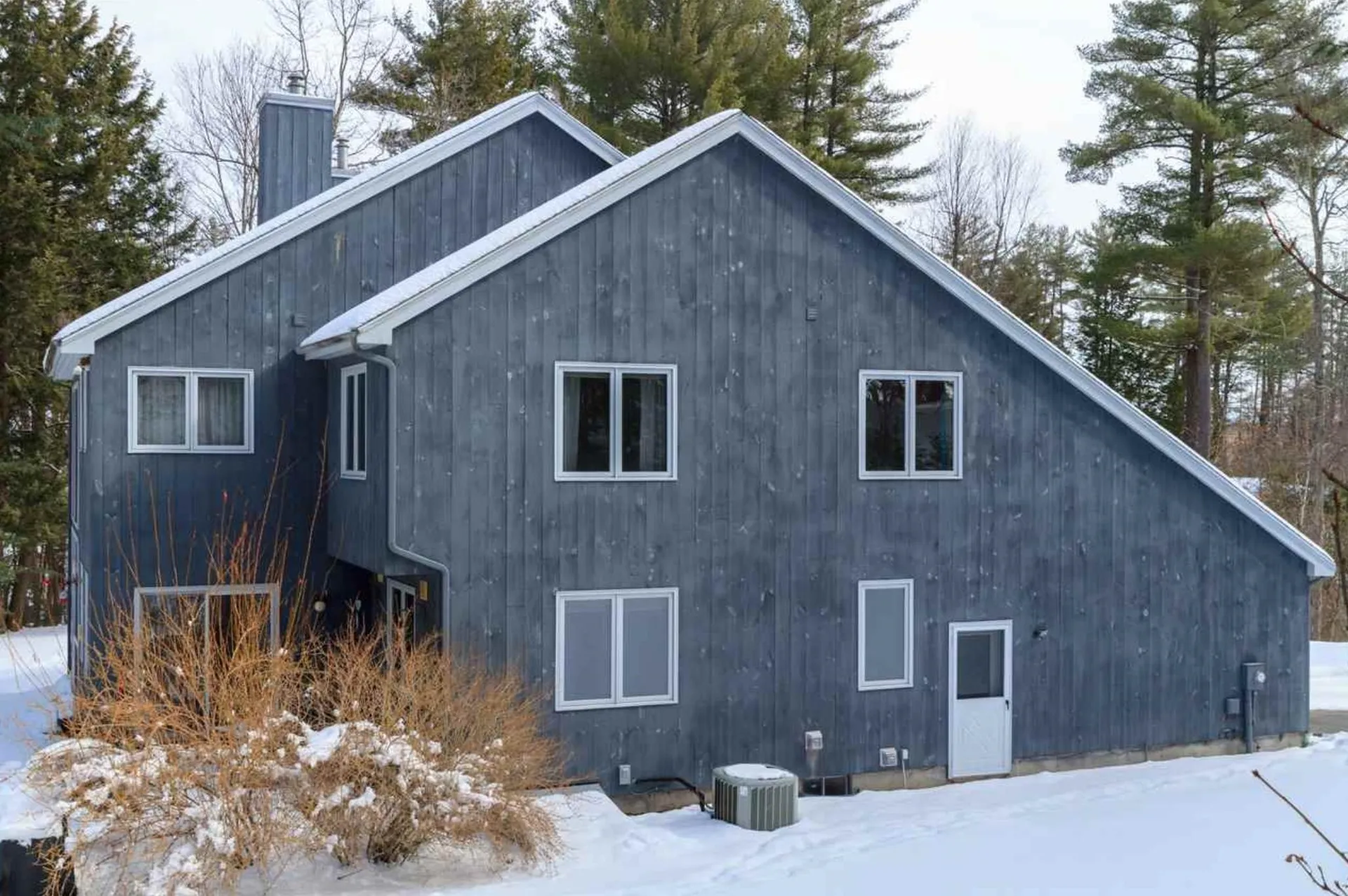 16 Cortland Road Milford NH 03055