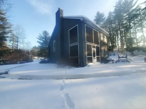 16 Cortland Road Milford NH 03055
