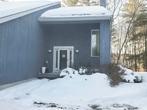 16 Cortland Road Milford NH 03055