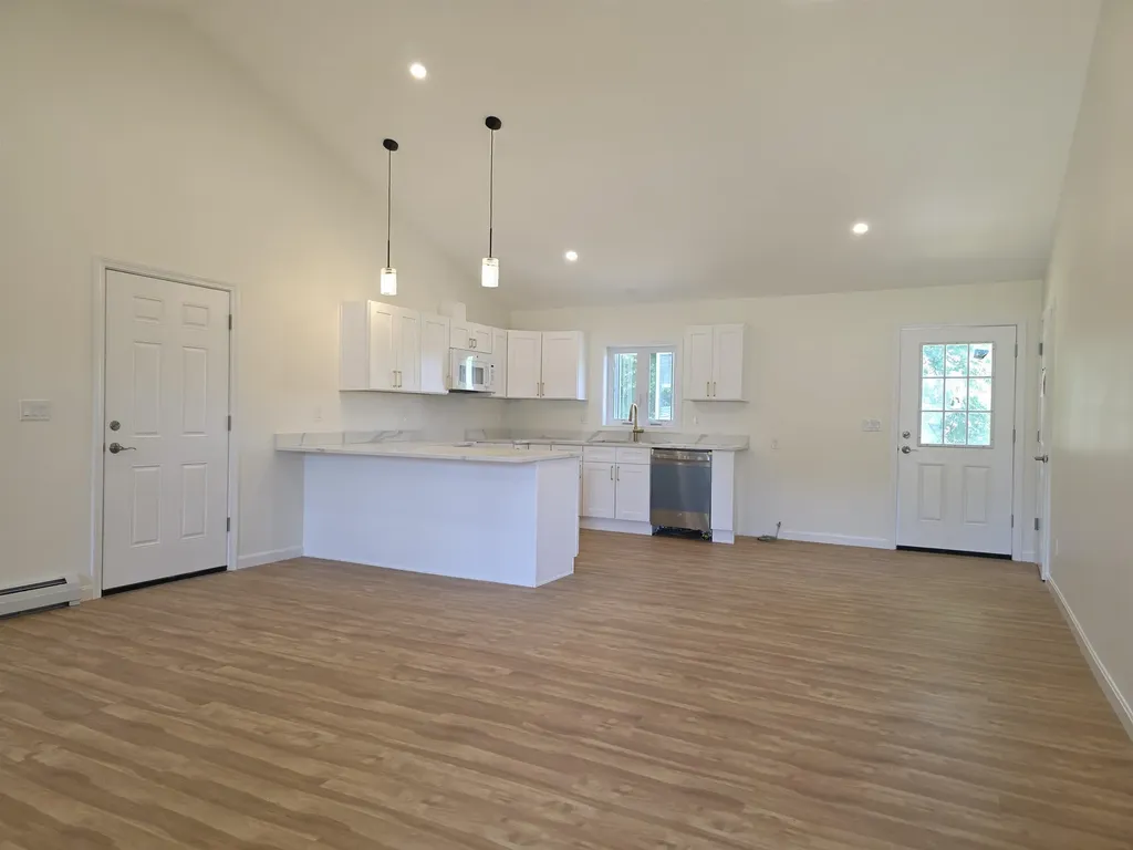 3 Magnolia Way Keene NH 03431