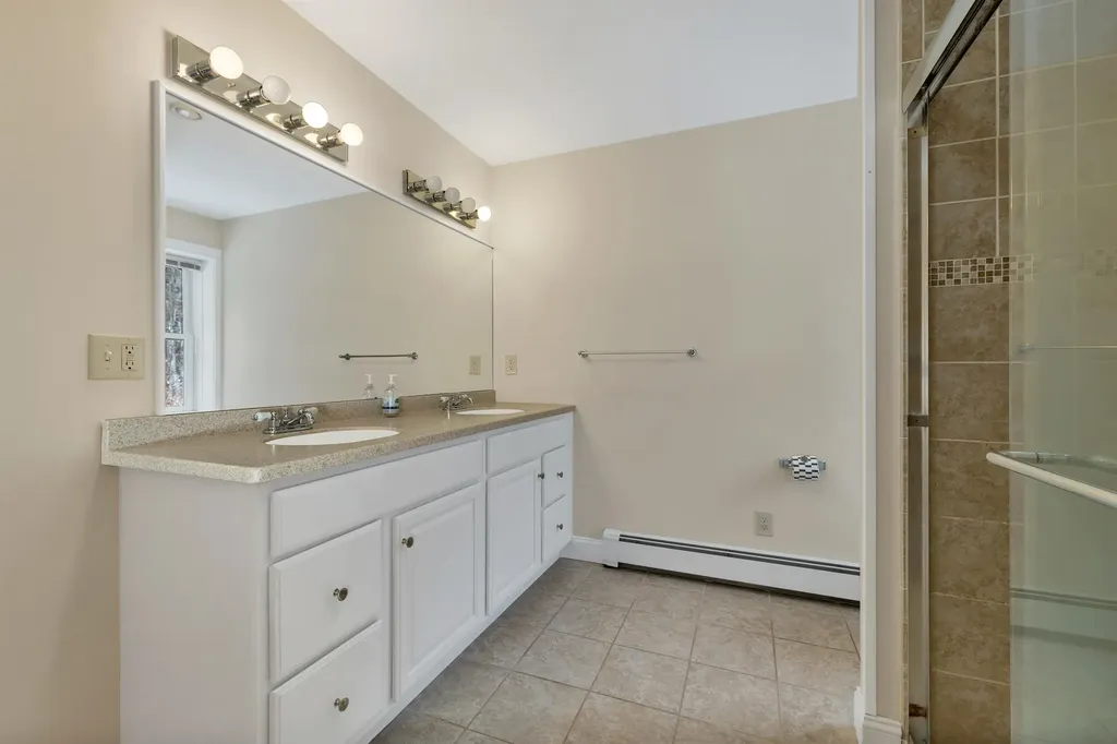 50 Bob White Lane Norwich VT 05055