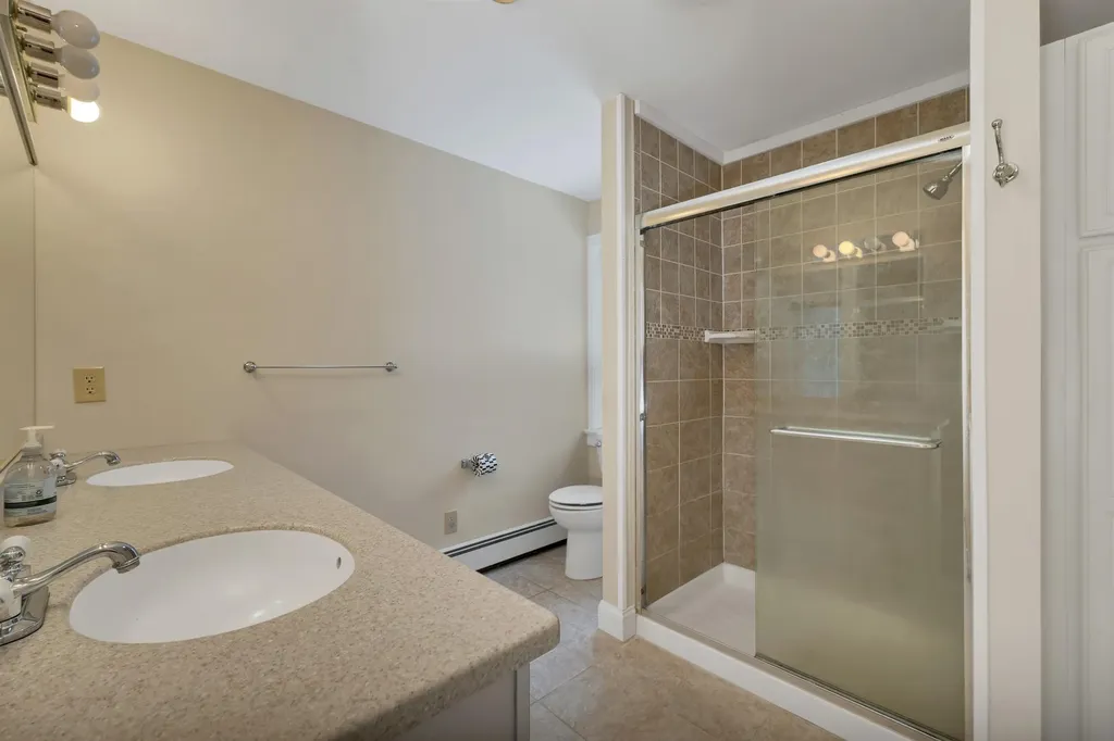 50 Bob White Lane Norwich VT 05055