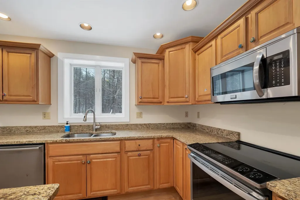 50 Bob White Lane Norwich VT 05055