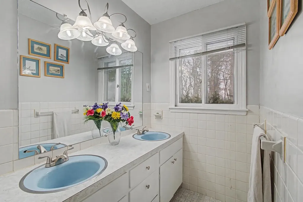 14 Skyline Drive Essex VT 05452