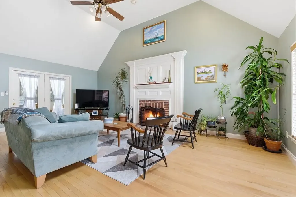 20 Salmon Brook Drive Nashua NH 03062