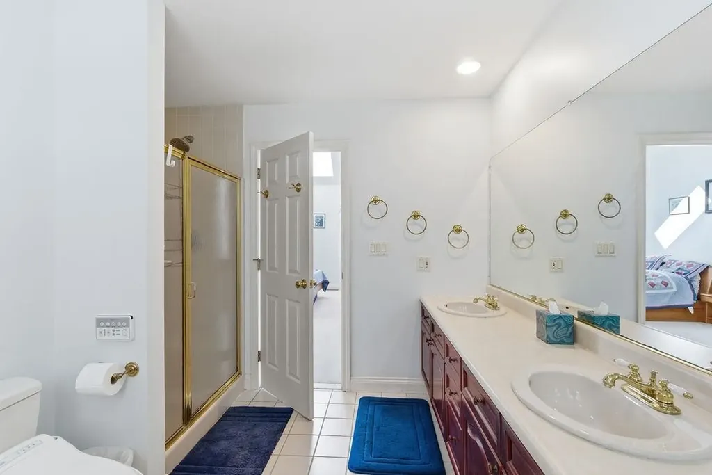 20 Salmon Brook Drive Nashua NH 03062