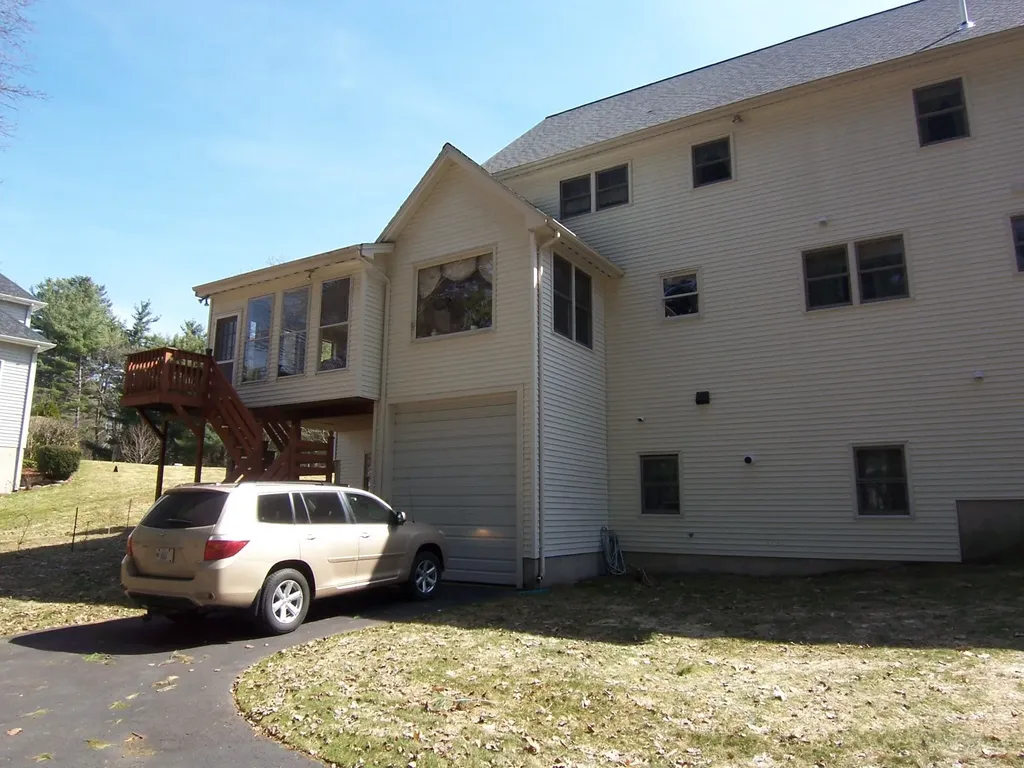 20 Salmon Brook Drive Nashua NH 03062