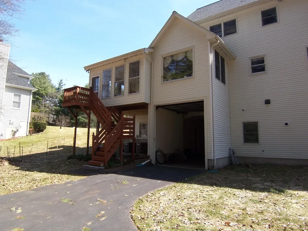 20 Salmon Brook Drive Nashua NH 03062