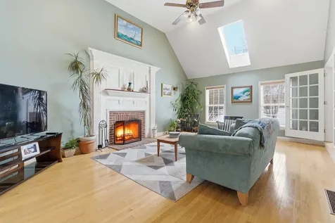 20 Salmon Brook Drive Nashua NH 03062