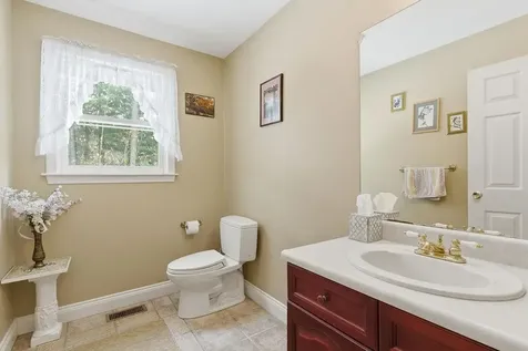 20 Salmon Brook Drive Nashua NH 03062