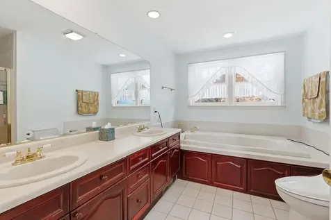 20 Salmon Brook Drive Nashua NH 03062