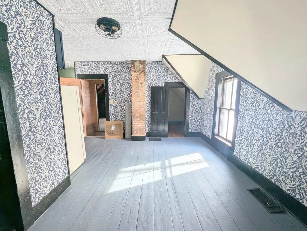 1276 Creamery Road Ryegate VT 05042