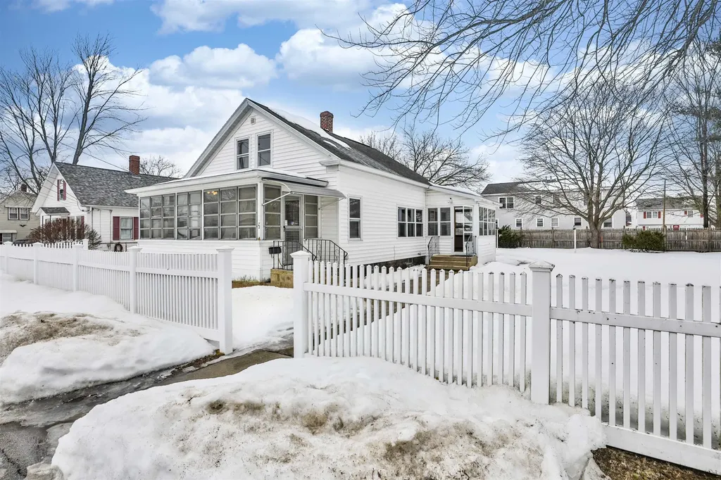72 Linwood Street Nashua NH 03060