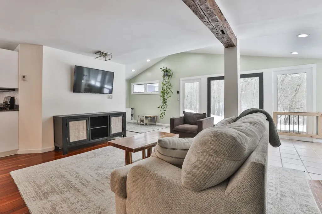 6 Skyline Drive Brookline NH 03033