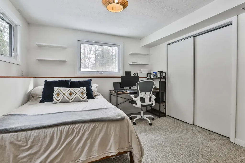 6 Skyline Drive Brookline NH 03033