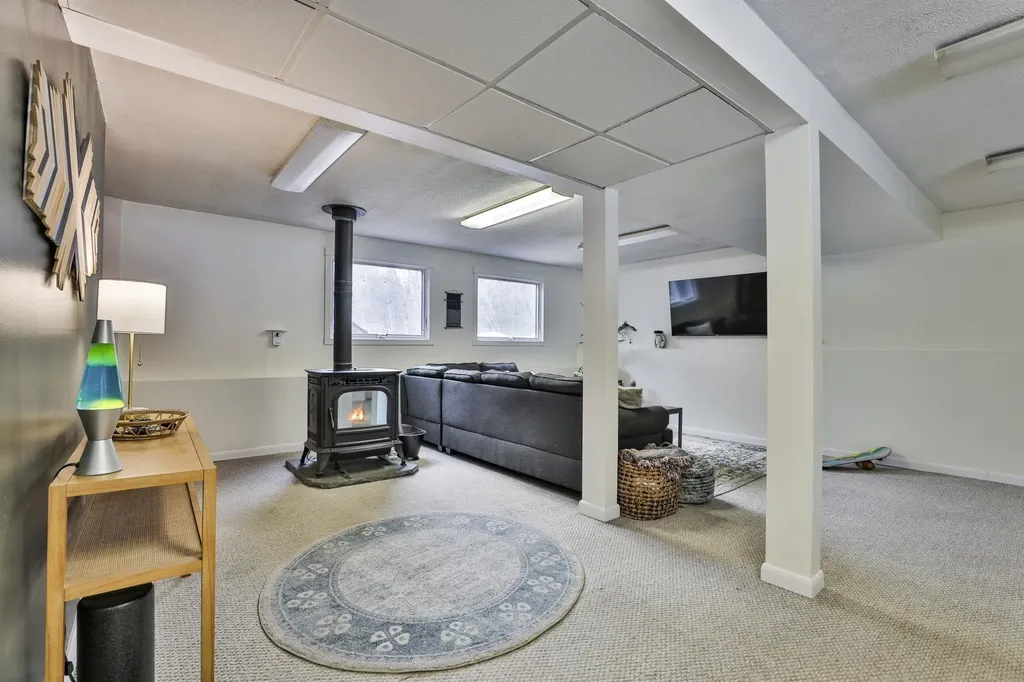 6 Skyline Drive Brookline NH 03033