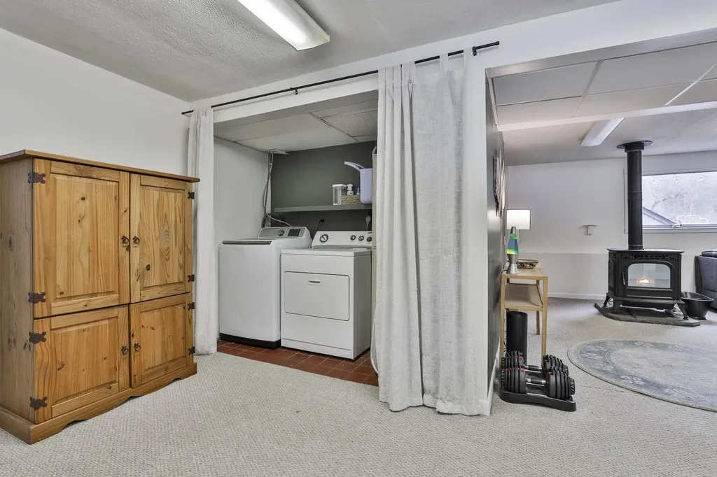 6 Skyline Drive Brookline NH 03033