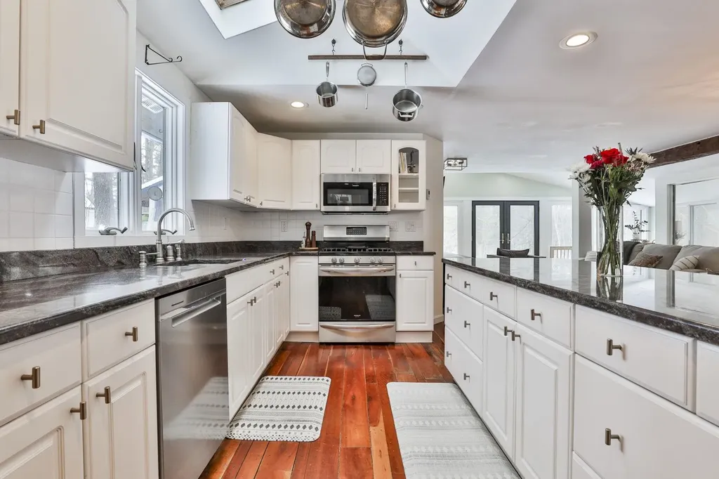 6 Skyline Drive Brookline NH 03033