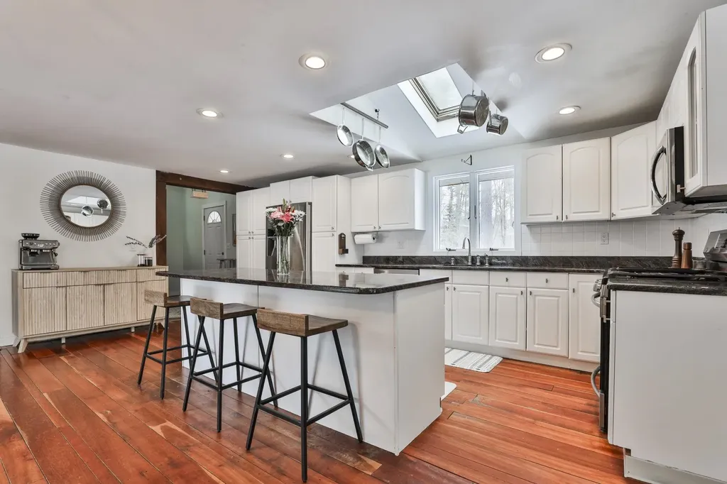 6 Skyline Drive Brookline NH 03033