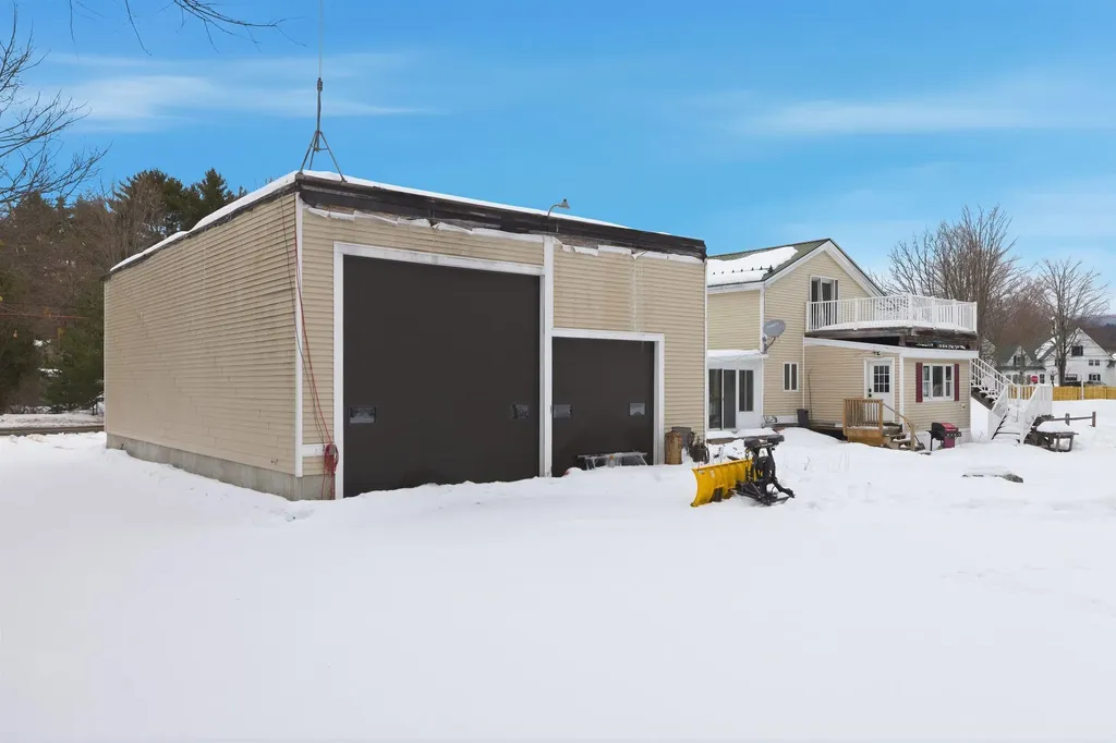 372 Owl Street Campton NH 03223