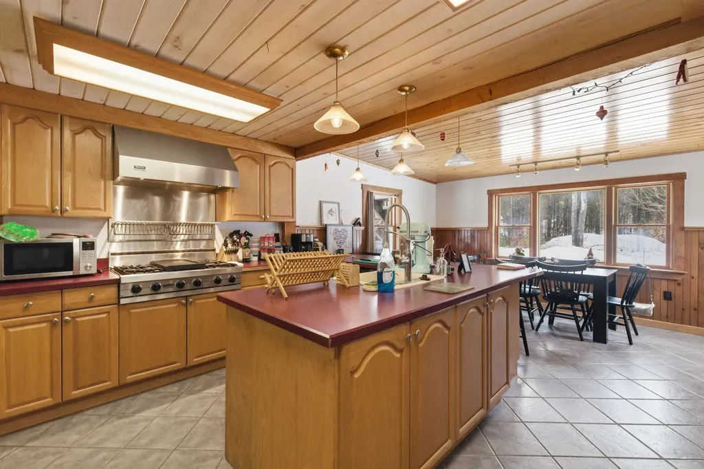 372 Owl Street Campton NH 03223