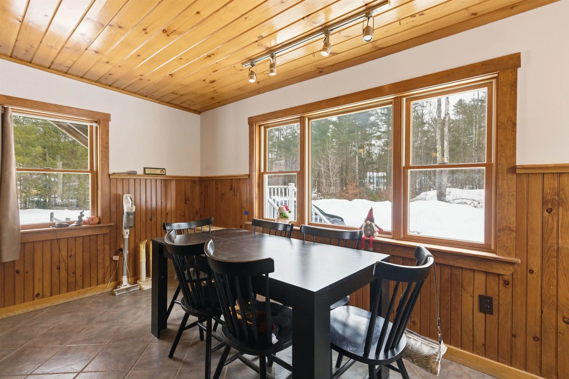 372 Owl Street Campton NH 03223