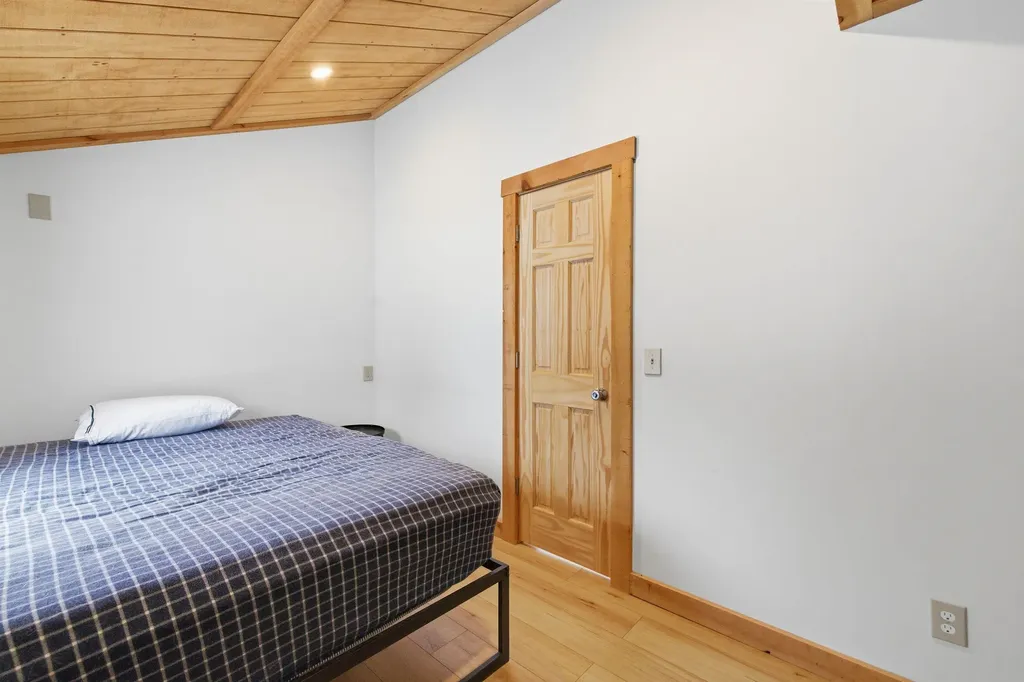 372 Owl Street Campton NH 03223