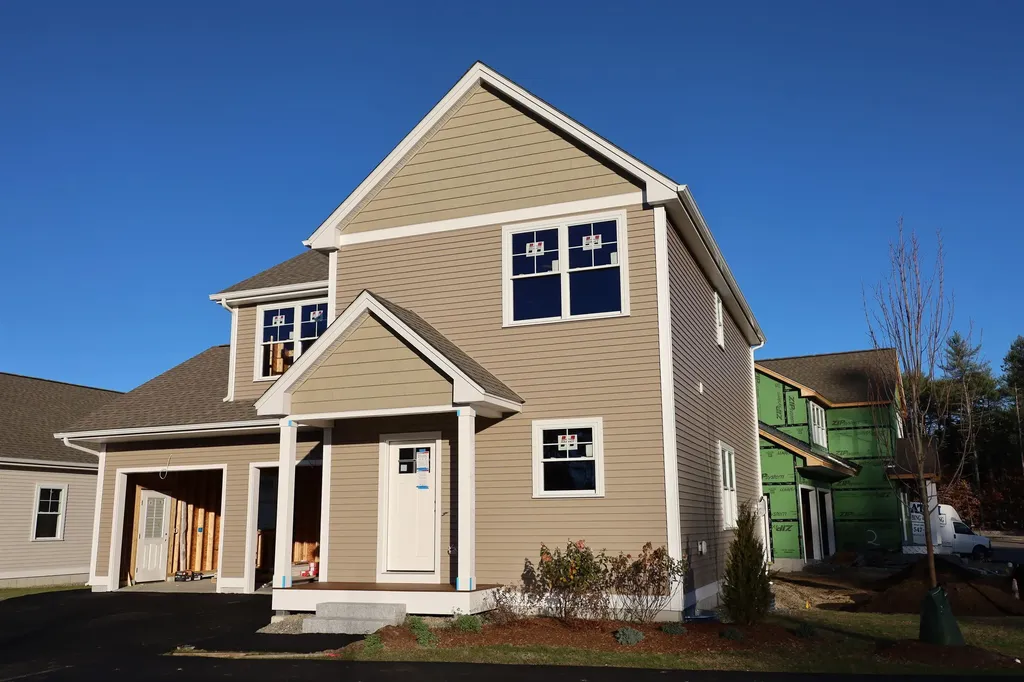8 Wilderness Drive Nashua NH 03062