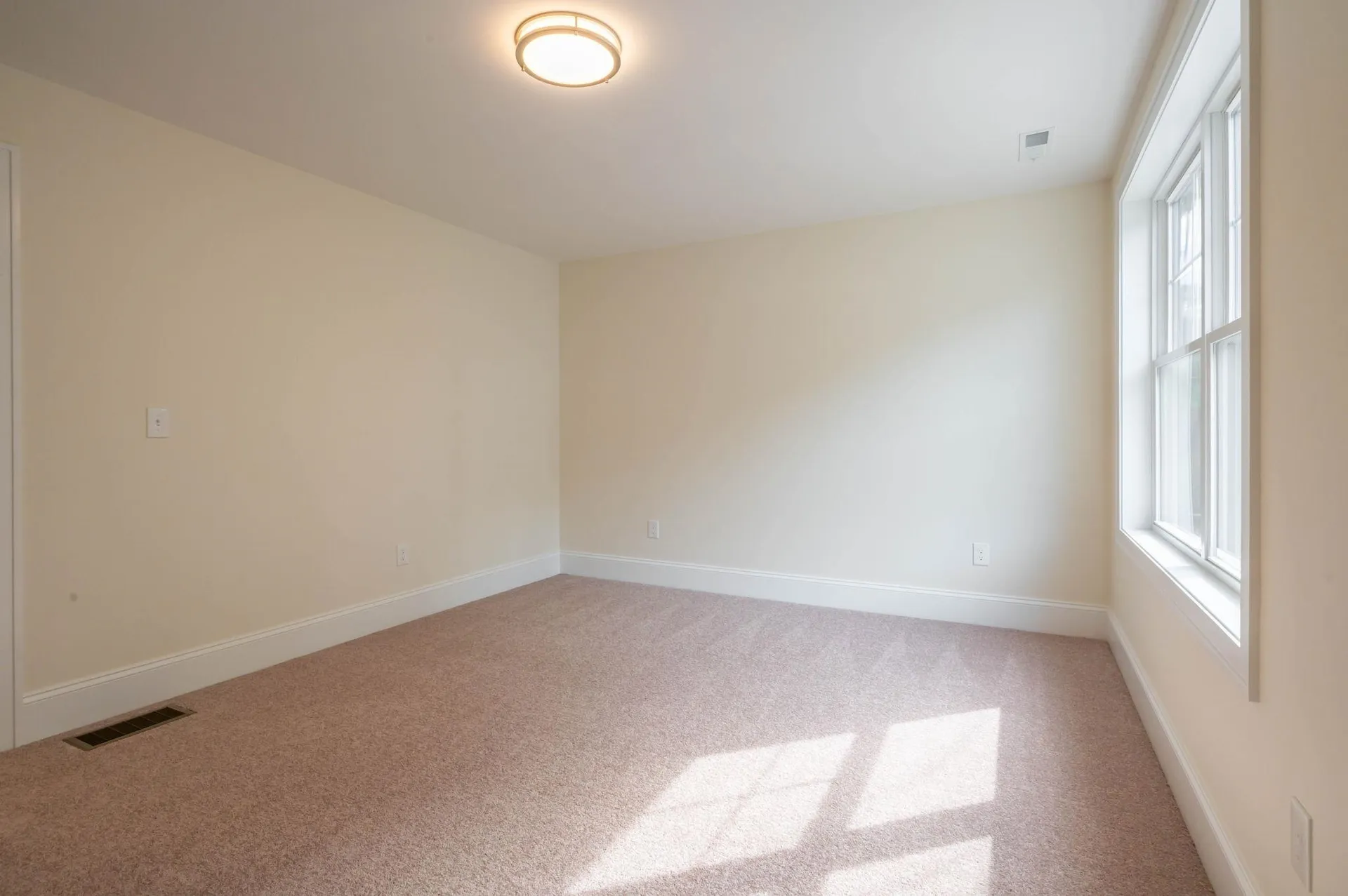 8 Wilderness Drive Nashua NH 03062