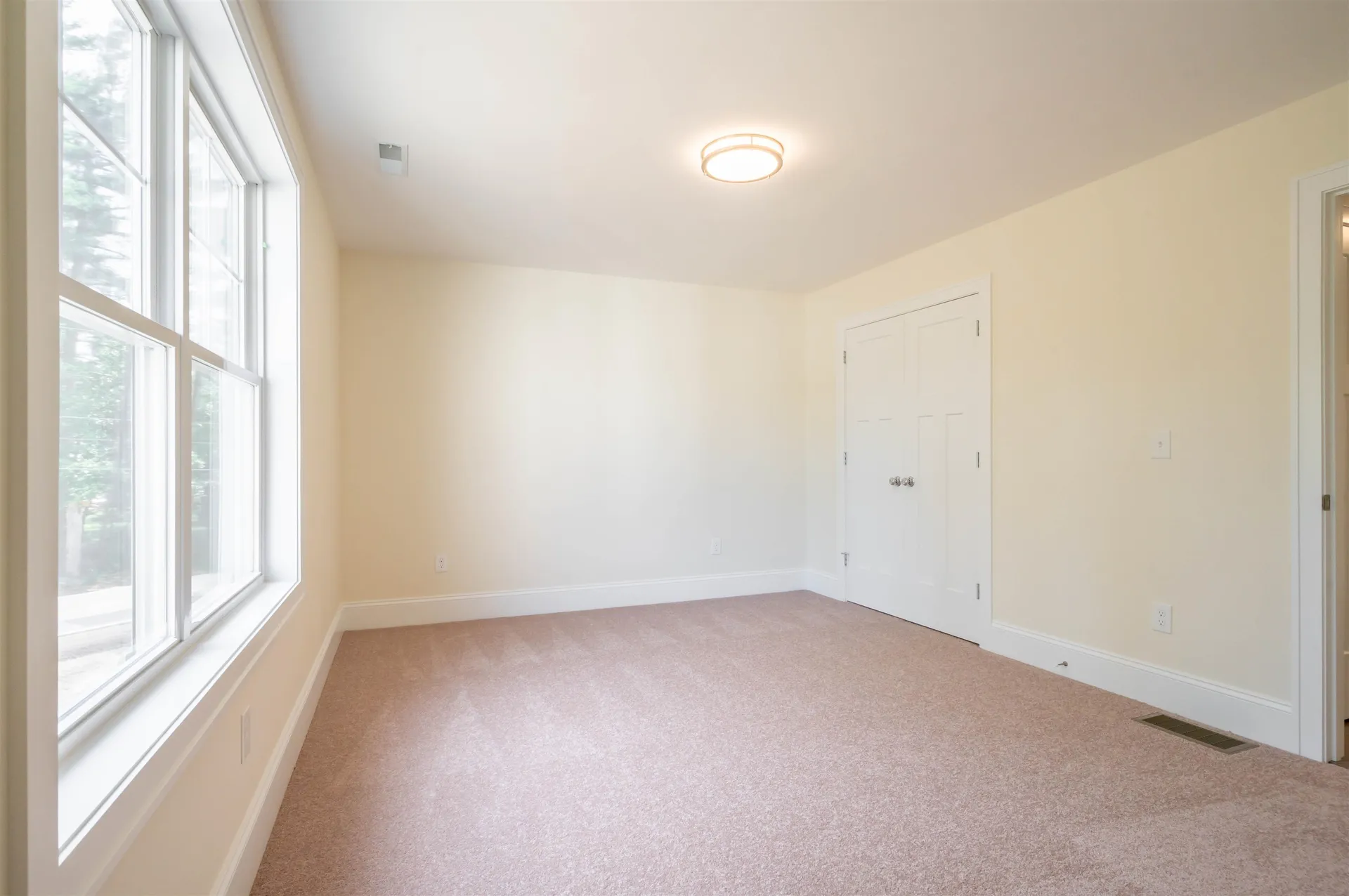 8 Wilderness Drive Nashua NH 03062
