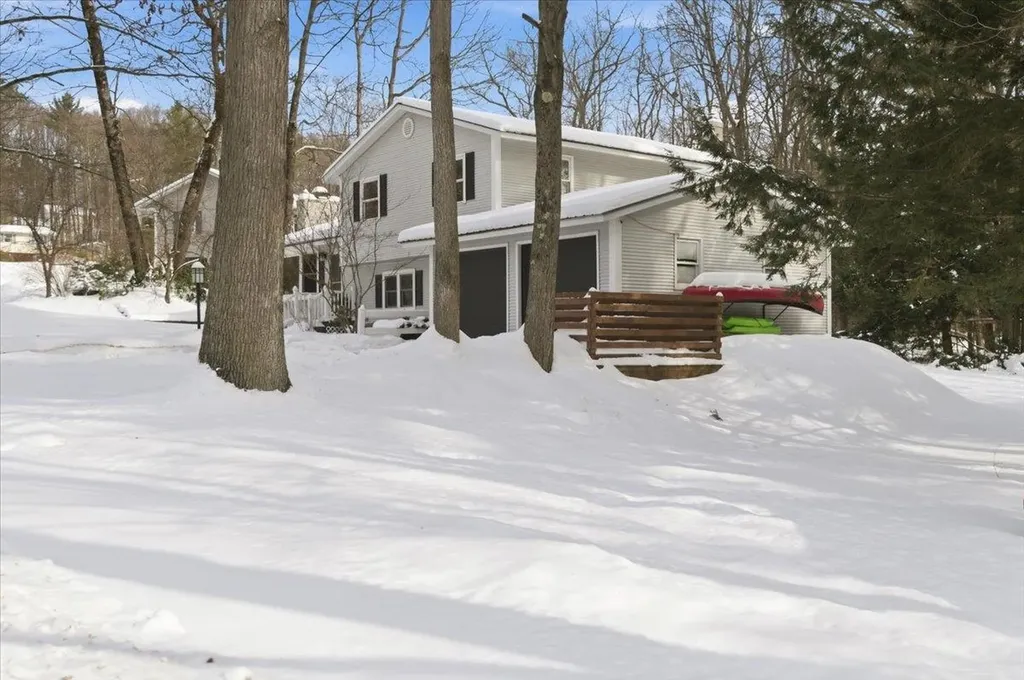 31 Greenbriar Drive Essex VT 05452