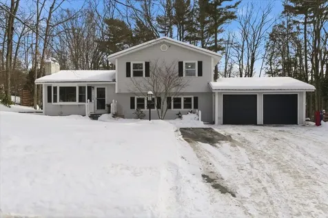 31 Greenbriar Drive Essex VT 05452