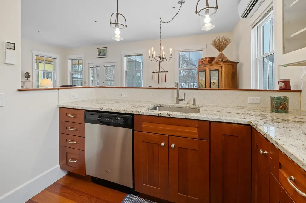 41 Chosen Vale Lane Enfield NH 03748