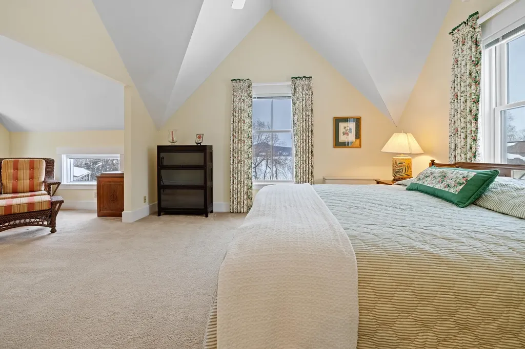 41 Chosen Vale Lane Enfield NH 03748