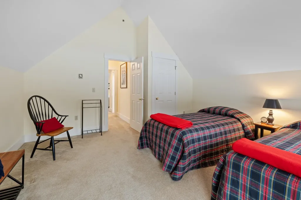 41 Chosen Vale Lane Enfield NH 03748