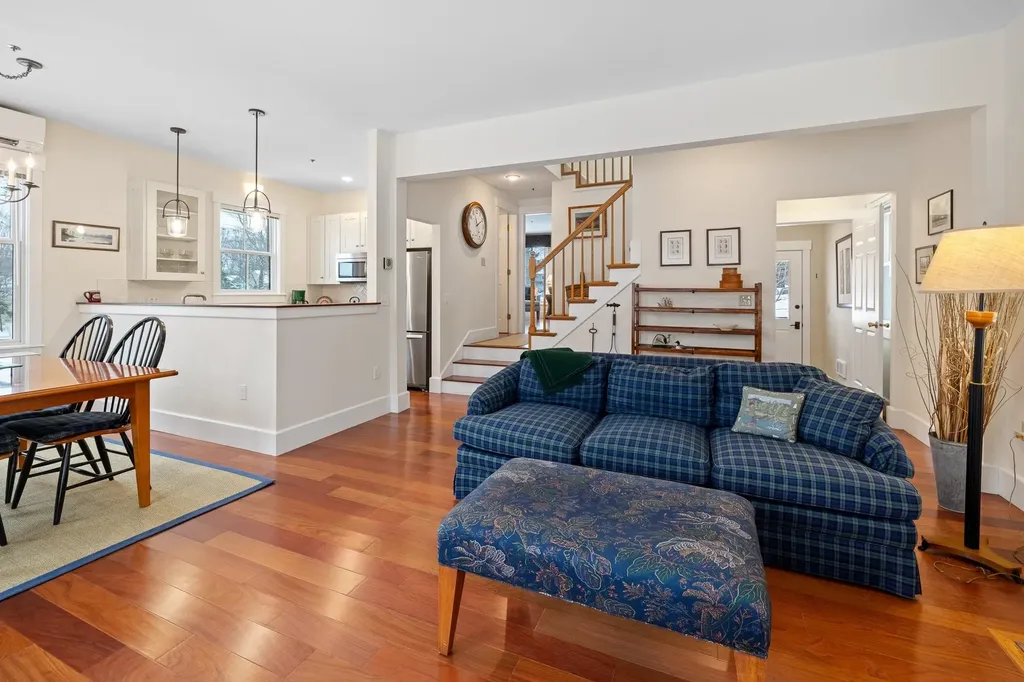 41 Chosen Vale Lane Enfield NH 03748