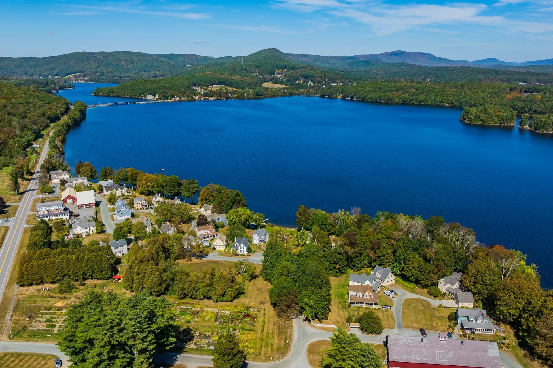 41 Chosen Vale Lane Enfield NH 03748