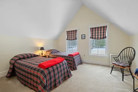 41 Chosen Vale Lane Enfield NH 03748