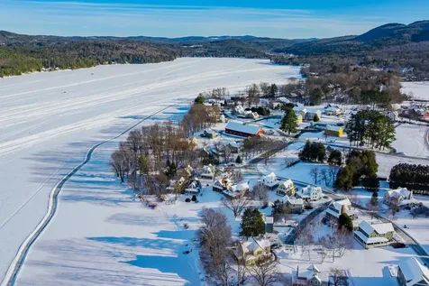 41 Chosen Vale Lane Enfield NH 03748